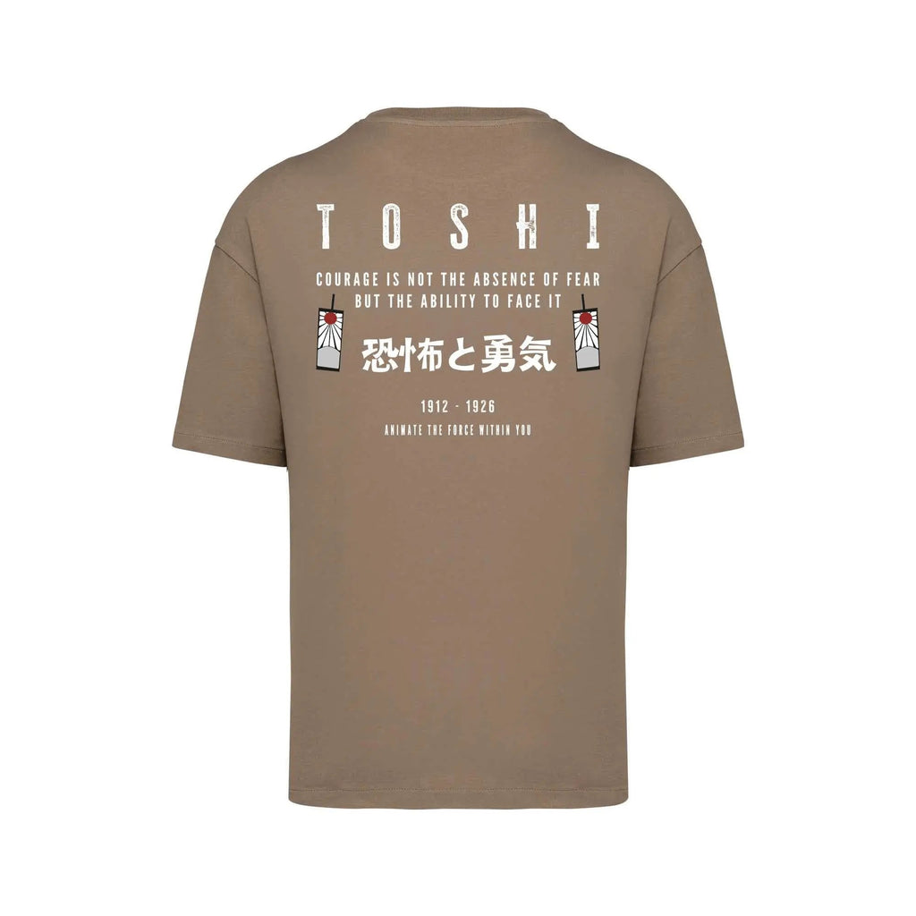 T-shirt oversize driftwood TOSHI “Fear and Courage” pour homme, inspiré de l’univers de Demon Slayer, style manga japonais et streetwear sportif.