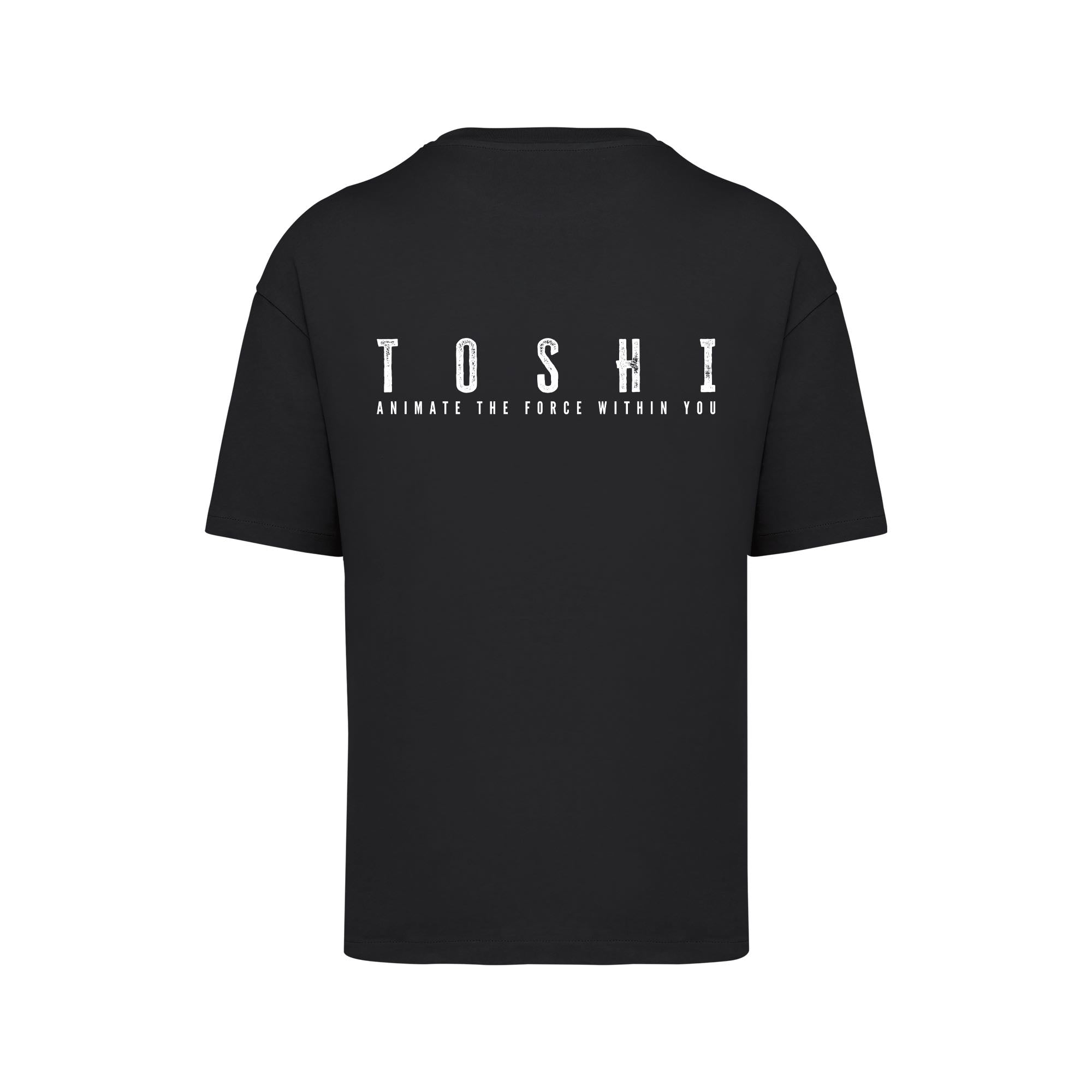 T-shirt oversize noir TOSHI “Mantra” pour homme, inspiré des mangas et animes japonais, style streetwear premium avec broderie et étiquette tissée.