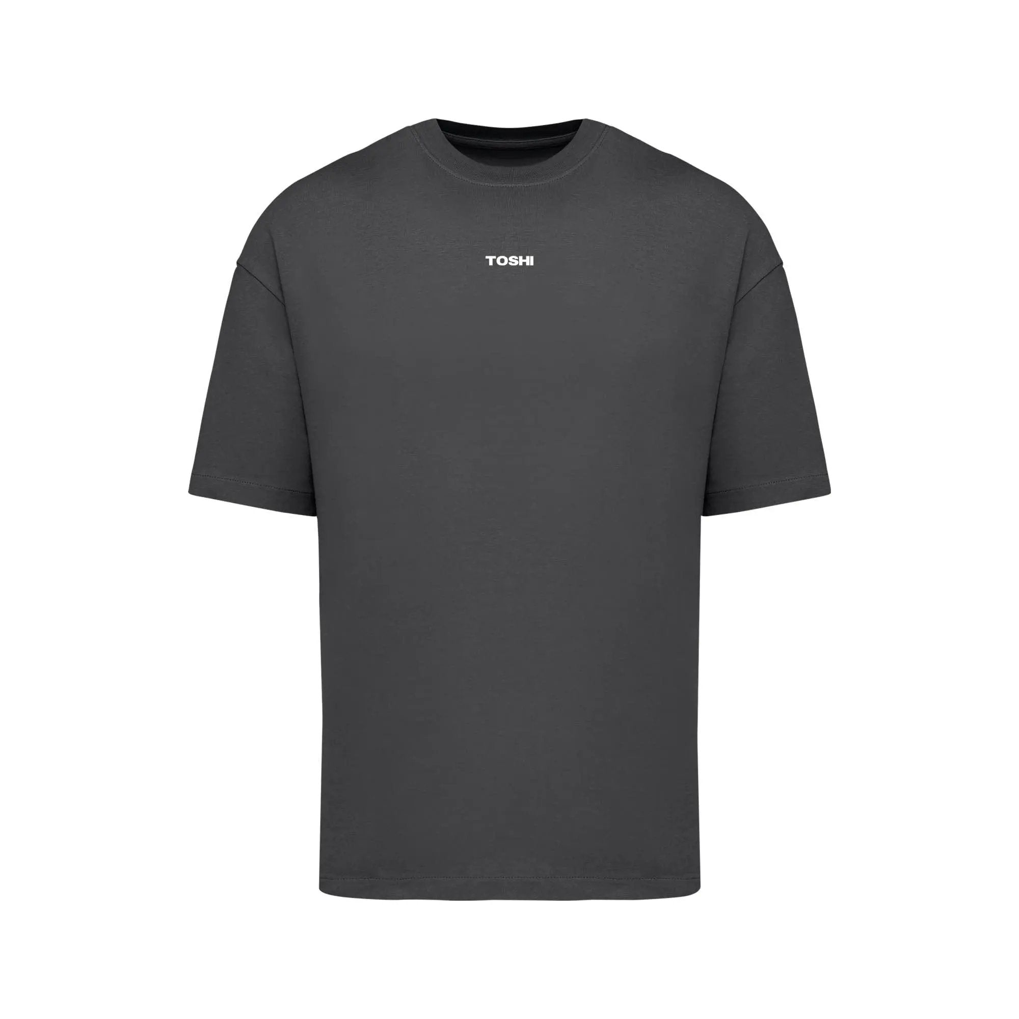 T-shirt oversize gris TOSHI pour homme, inspiré de l’univers des mangas et animes, style japonais et streetwear sportif.